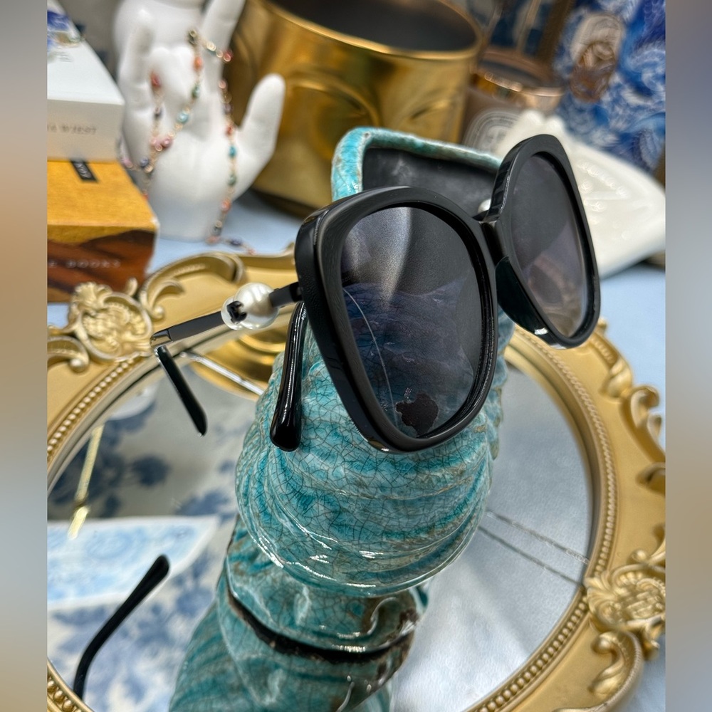 🆕 CHANEL 🧿 NWOT CH5339H Oversized Square Sunglass with Pearl Detail, Black - Picture 16 of 16